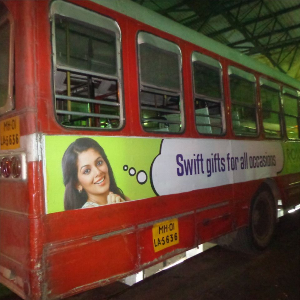 https://www.old.wysiwyg.co.in/sites/default/files/worksThumb/roxx-bus-branding.jpg