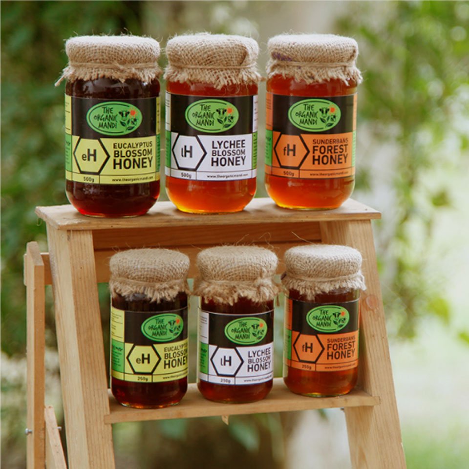 https://www.old.wysiwyg.co.in/sites/default/files/worksThumb/the-organic-mandi-packaging-photography-honey-2018.jpg